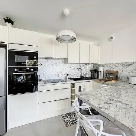 Appartement Lumineux Avec Grande Terrasse, Vue Sur Et Citadelle A - Fr-1-719-23